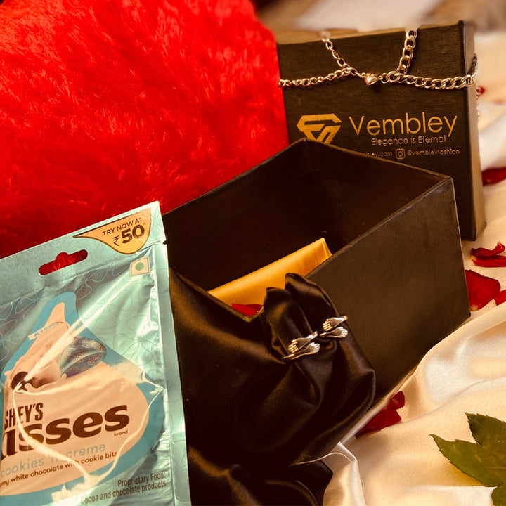 Gift Box of Couple Heart Bracelet and Hug Ring