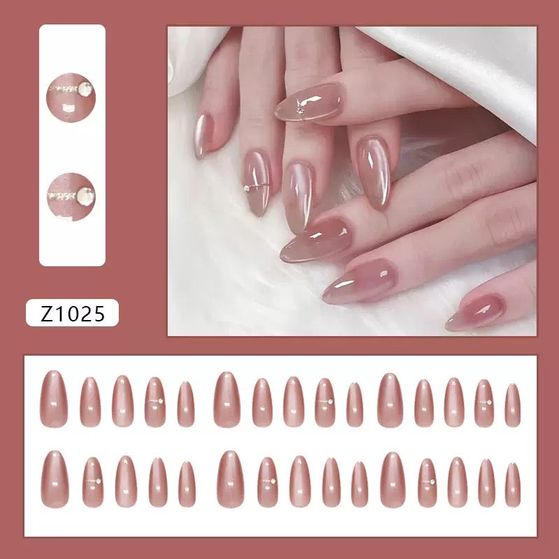 Vembley Glossy Nude Almond Cat Eye Press-On Nails – Elegant Natural Look Artificial Nails Set