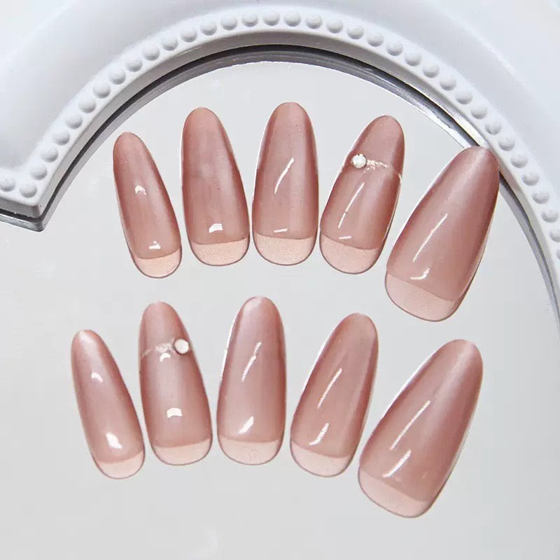 Vembley Glossy Nude Almond Cat Eye Press-On Nails – Elegant Natural Look Artificial Nails Set