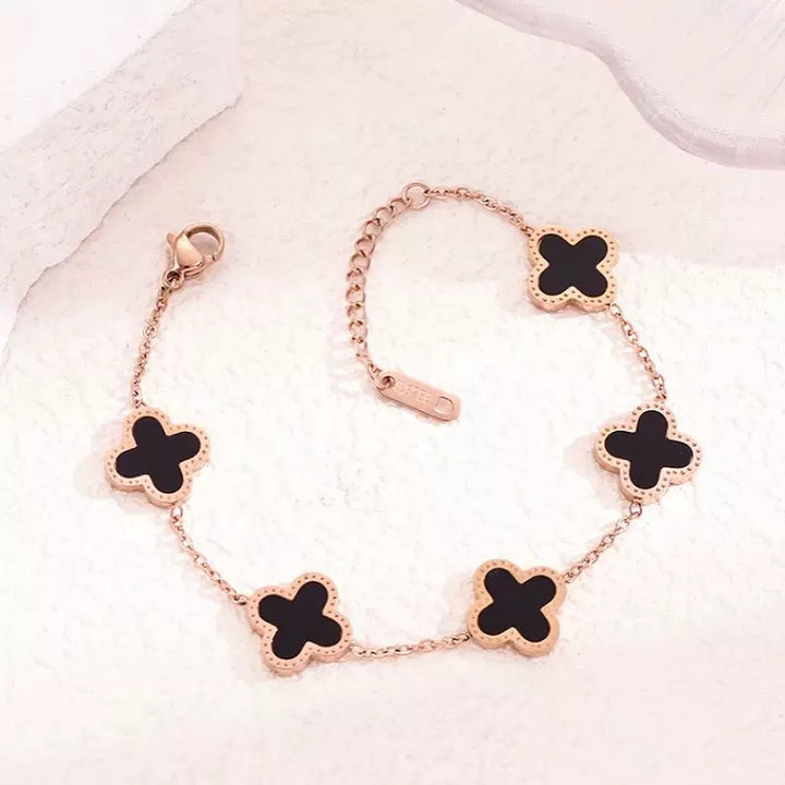Vembley Elegant Rose Gold Black Clover Bracelet for Timeless Luxury and Chic Everyday Style