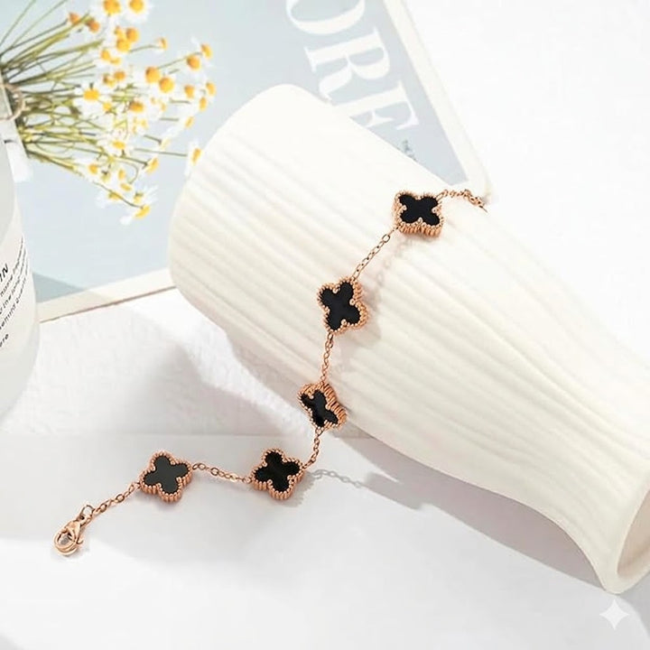 Vembley Elegant Rose Gold Black Clover Bracelet for Timeless Luxury and Chic Everyday Style