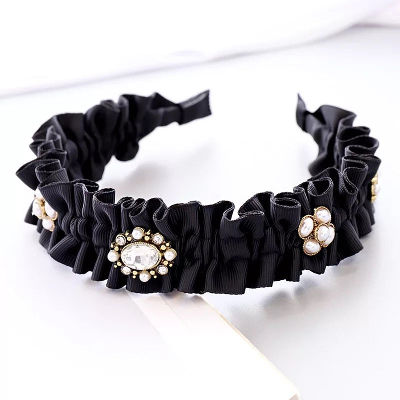 Vembley Charming Aiyana Black Plastic Hairband For Women and Girls