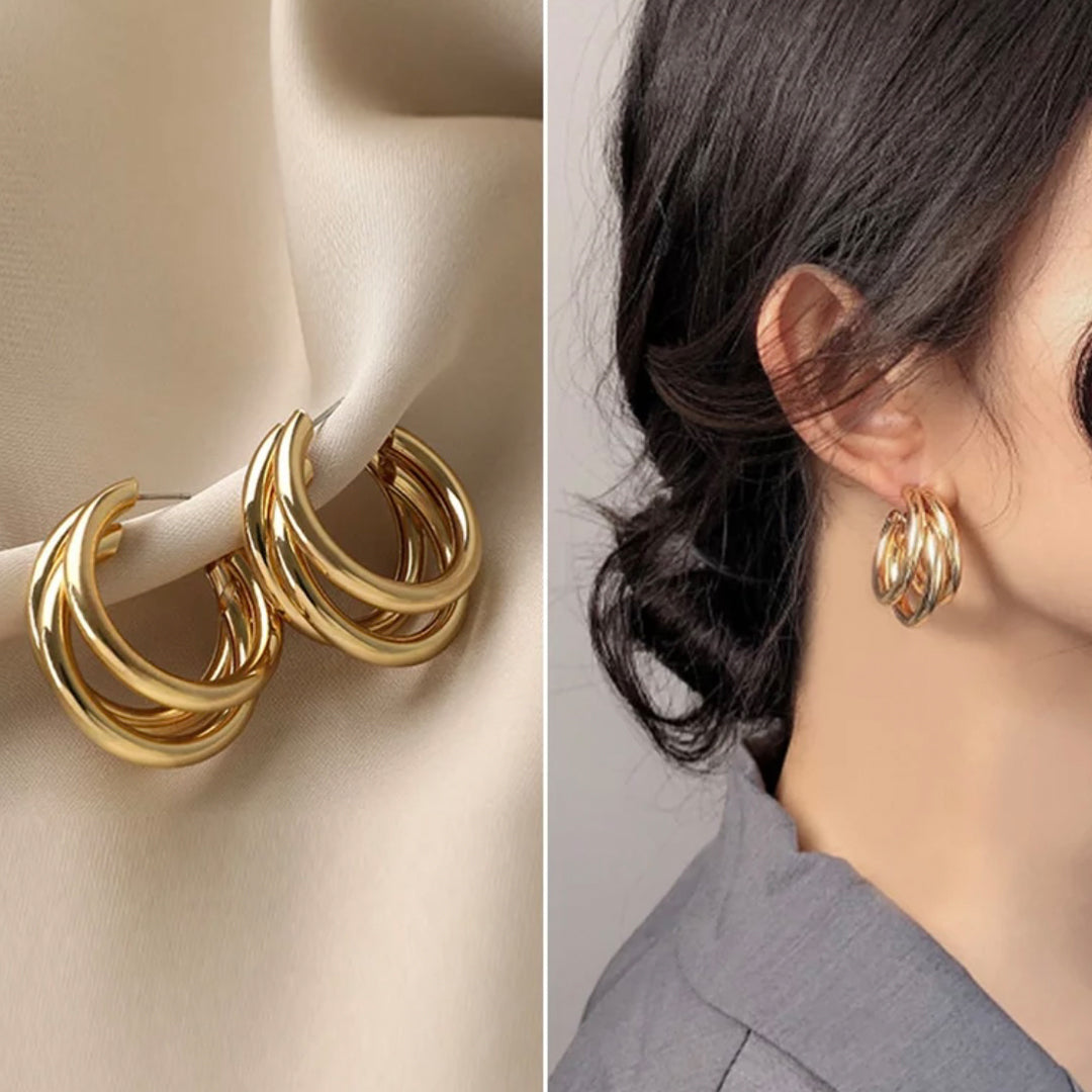 1/20 CT. T.W. Diamond Huggie Hoop Earrings in 10K Gold | Banter