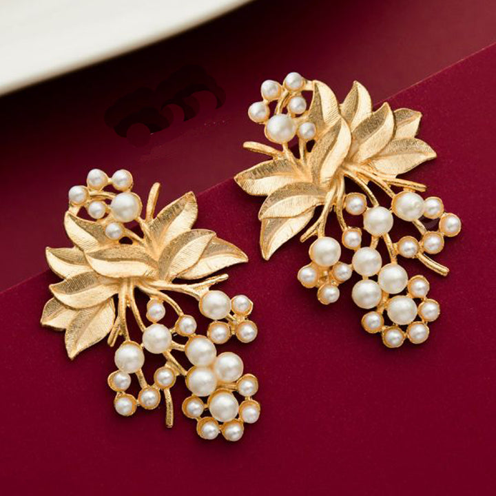 Combo of 2 Chandbali and Flower Pearl Stud Earrings