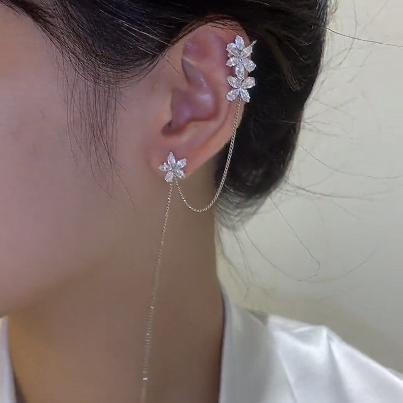 韓国人気【MONDAY EDITION】Silver 925 Flower Ear Cuff☆追跡付 韓国人気【MONDAY EDITION】Silver 925 Flower Ear Cuff☆追跡付